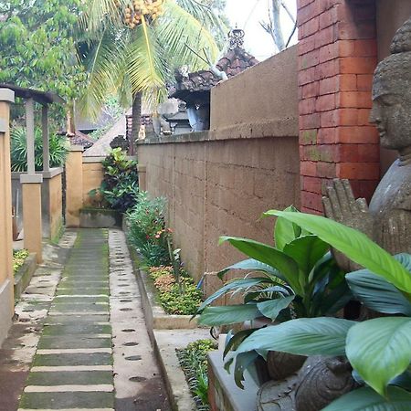 Utu Homestay Убуд Екстер'єр фото